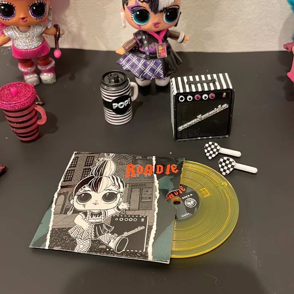LOL Surprise Doll Remix Dolls and Accessory Bundle Toy Lot - Picture 7 of 11